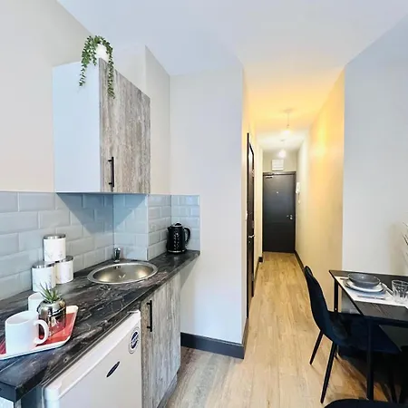 Caledonian House - Vibrant City Vibe Suites London Room photo